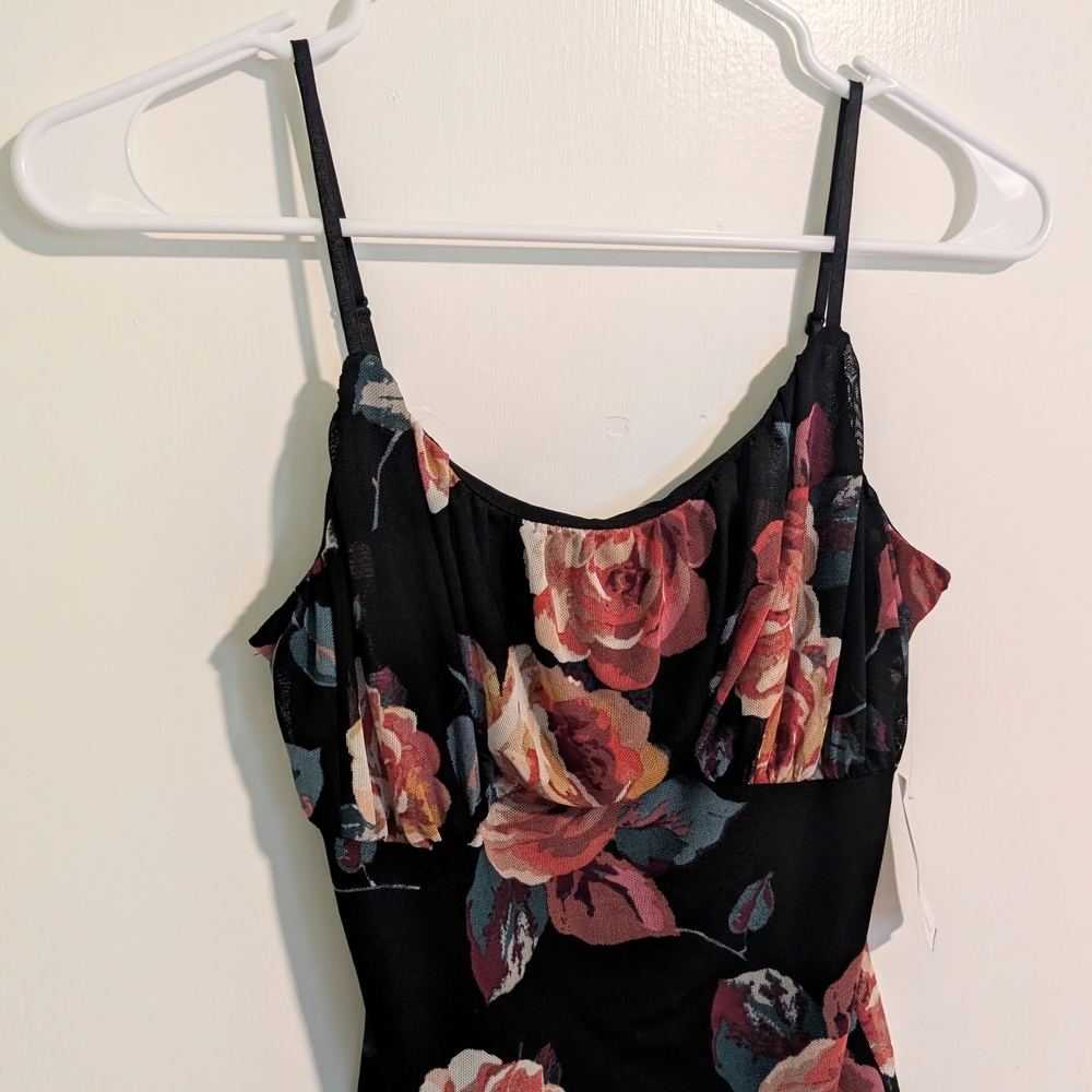 NWT Windsor Women's Black And Pink Floral Sleeveless Bodysuit Size Medium - Picture 3 of 5
